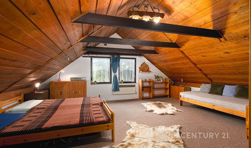 Prodej chaty/chalupy 198 m² s pozemkem 2 388 m², Jince – náhled fotky 19