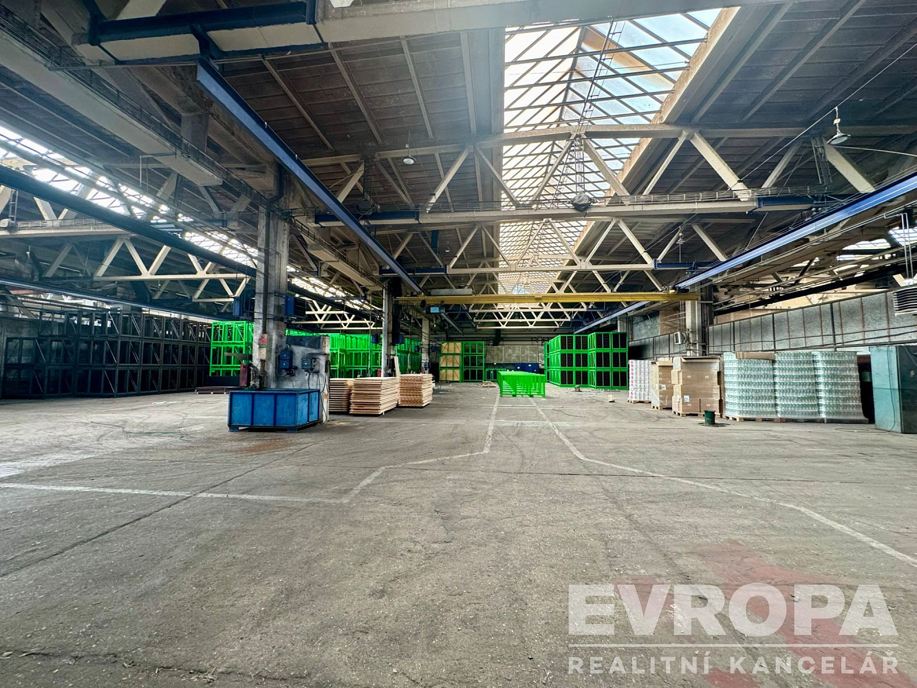 Pronájem výrobních prostor 2 000 m² – fotografie 5