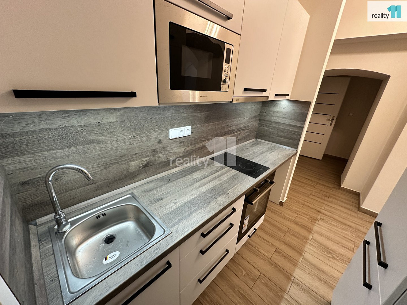 Pronájem bytu 3+kk 85 m² – fotografie 2