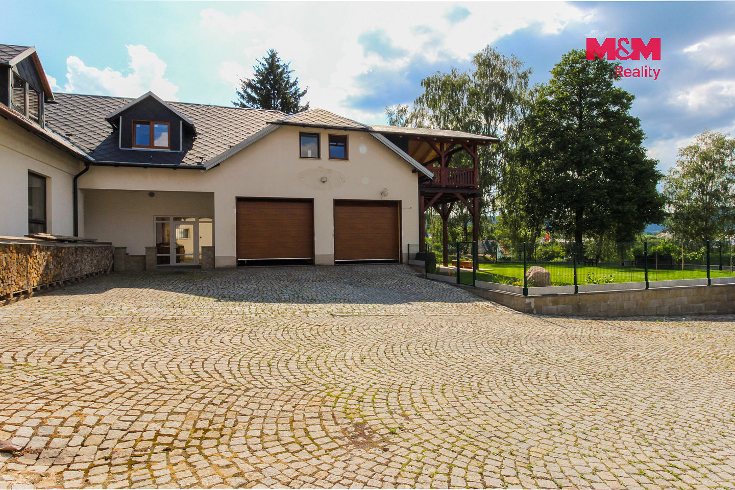 Prodej obchodních prostor 1 051 m² — photo 3