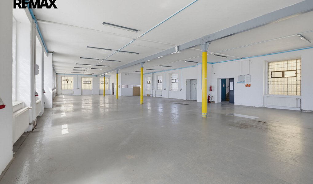 Prodej výrobních prostor 2 350 m², Aš – náhled fotky 29