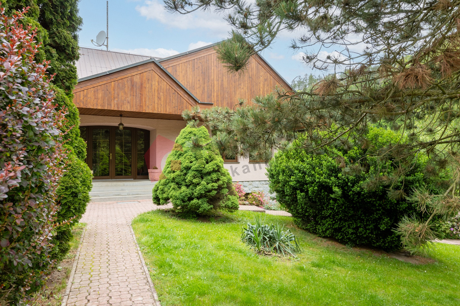 Prodej domu 386 m² s pozemkem 3 822 m²