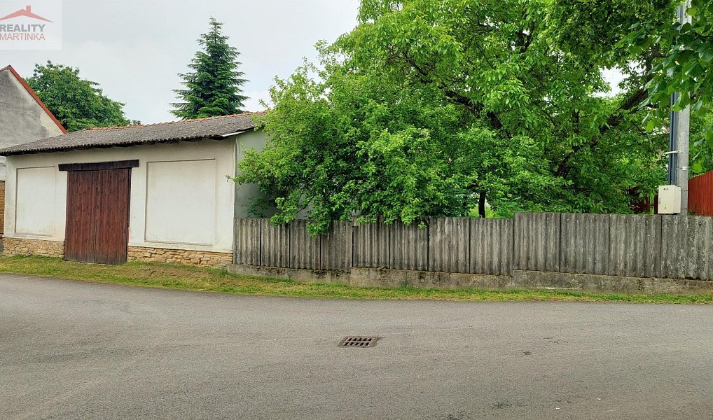 Prodej stavebního pozemku 550 m², Kelč – náhled fotky 2