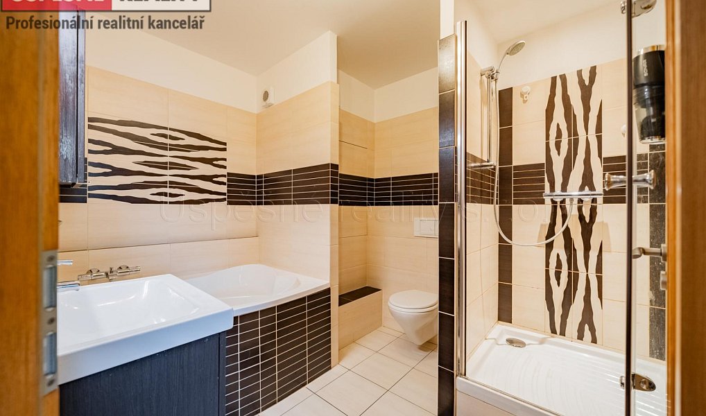 Prodej bytu 3+1 84 m², Praha – náhled fotky 3