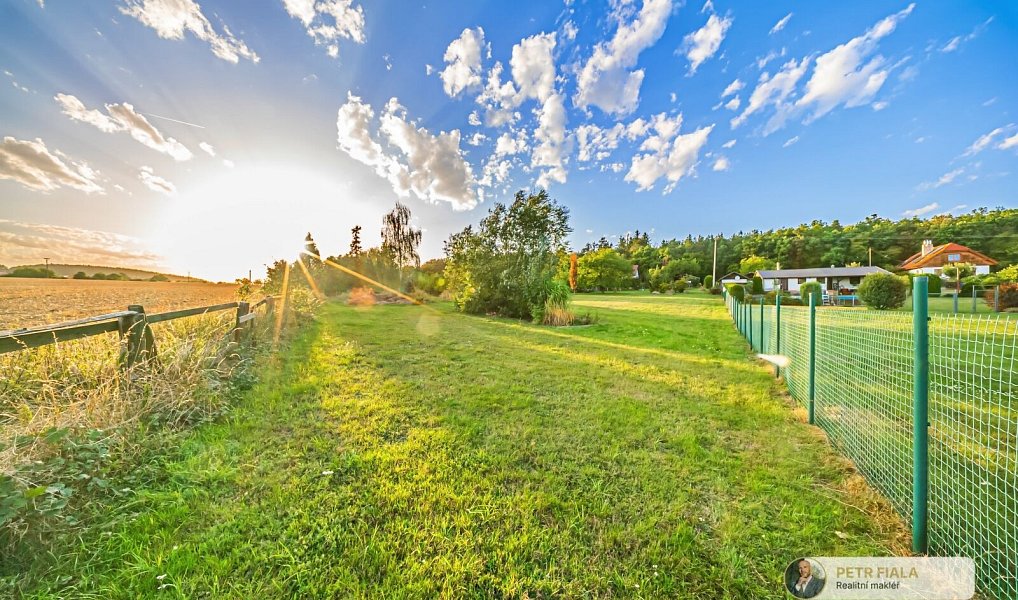 Prodej stavebního pozemku 1 000 m², Čisovice – náhled fotky 17