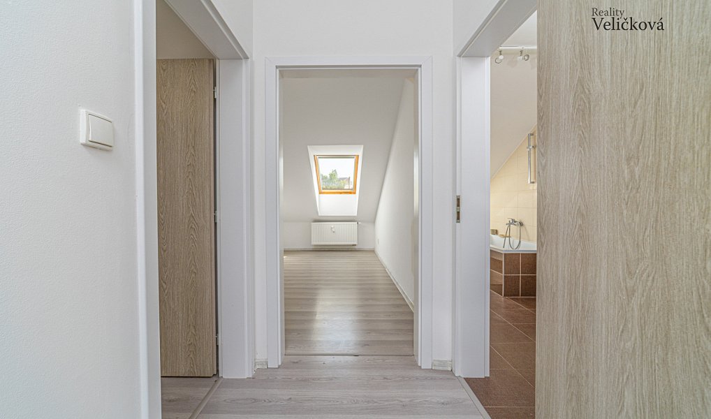 Prodej bytu 3+kk 75 m², Milovice – náhled fotky 11