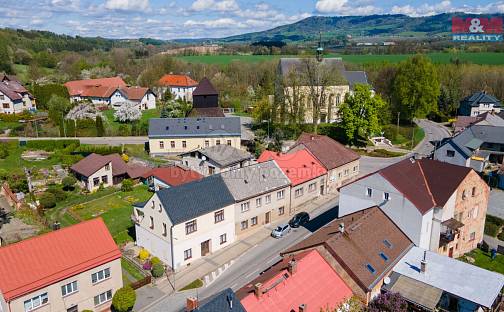 Prodej domu 306 m² s pozemkem 451 m², Revoluční, Rovensko pod Troskami, okres Semily