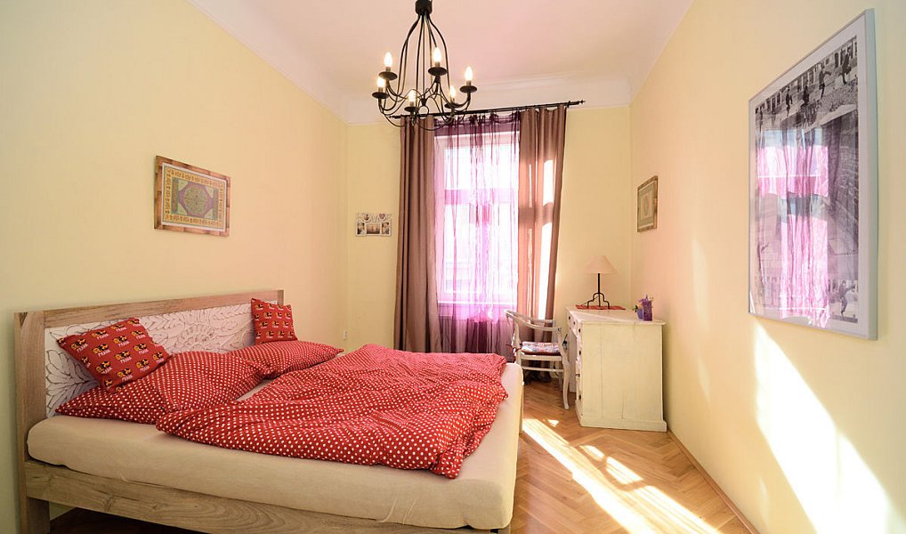 Pronájem bytu 3+1 95 m², Praha – náhled fotky 2