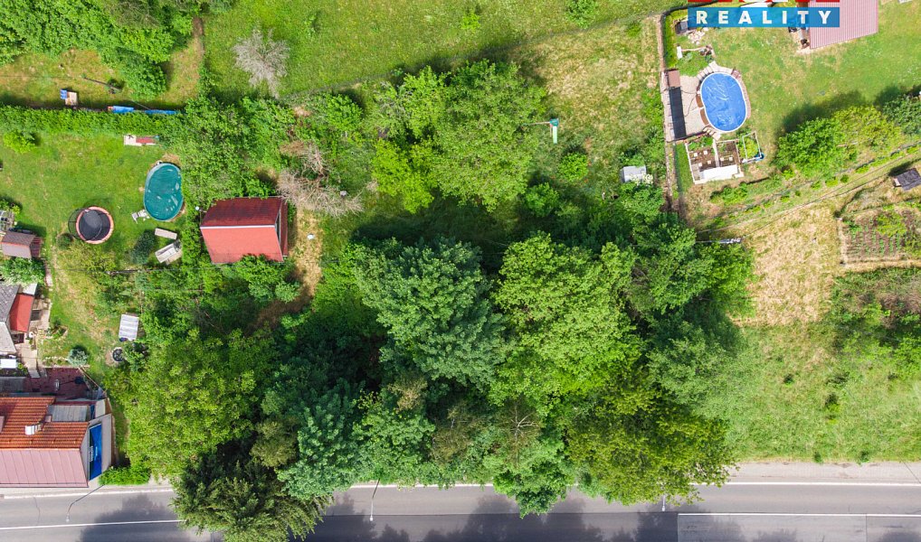 Prodej stavebního pozemku 1 977 m², Líšný – náhled fotky 2