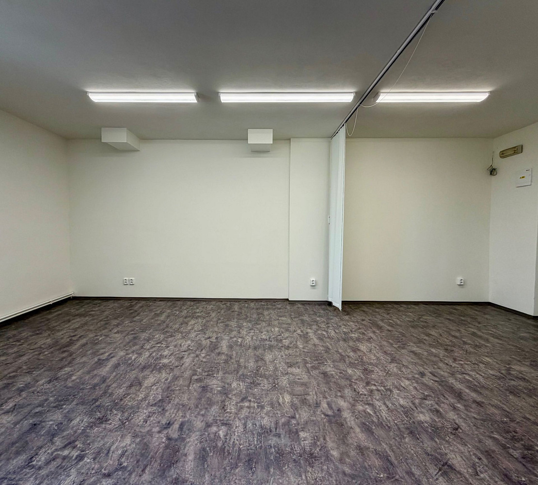 Pronájem obchodních prostor 37 m² – fotografie 4