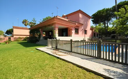 Prodej domu 310 m² s pozemkem 2 200 m², Casares Playa, Španělsko