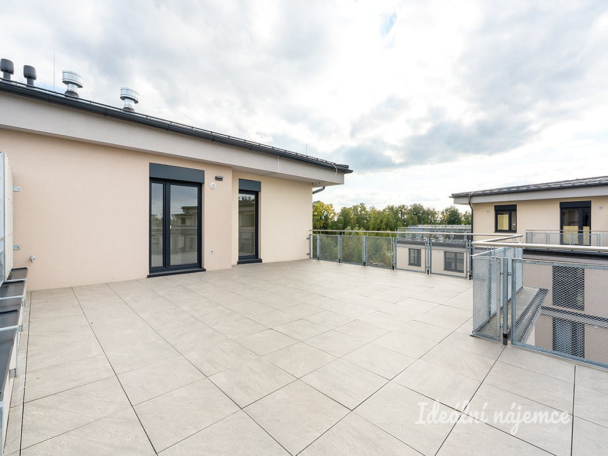 Pronájem bytu 3+kk 64 m²