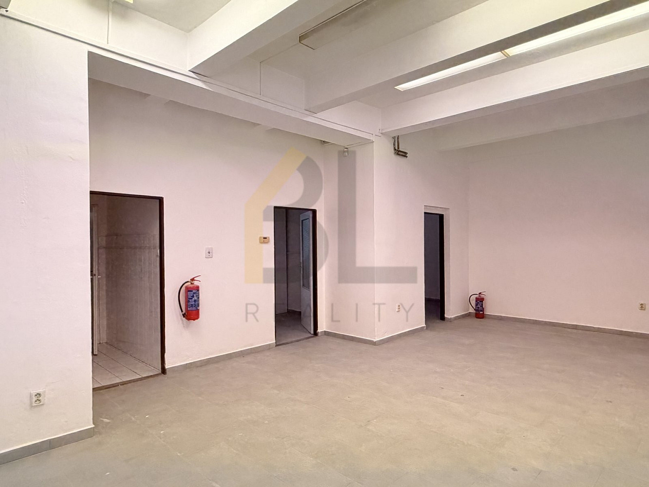 Pronájem obchodních prostor 140 m² – fotografie 3
