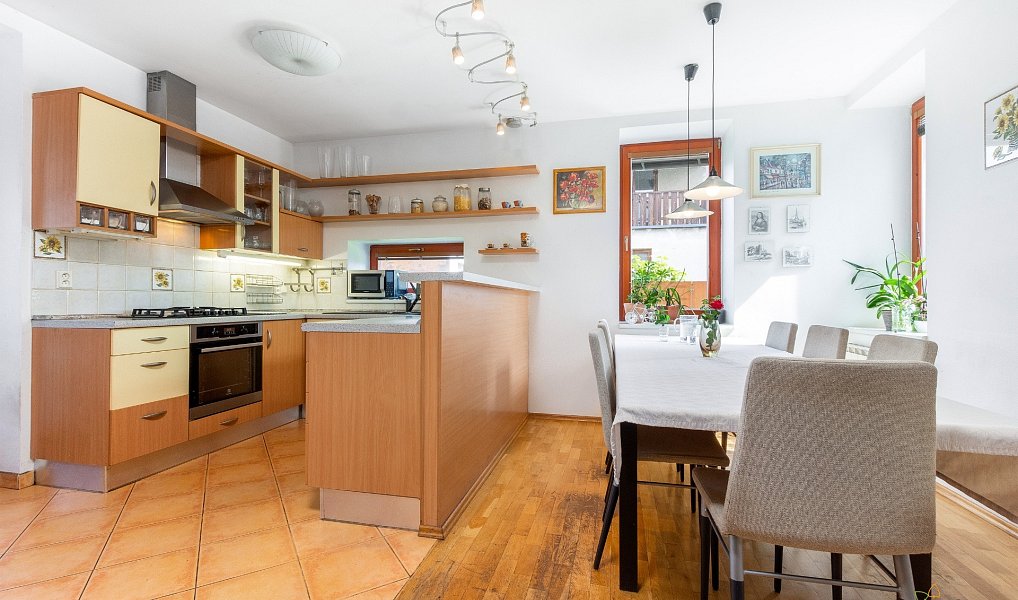 Prodej domu 200 m² s pozemkem 627 m², Pardubice – náhled fotky 7