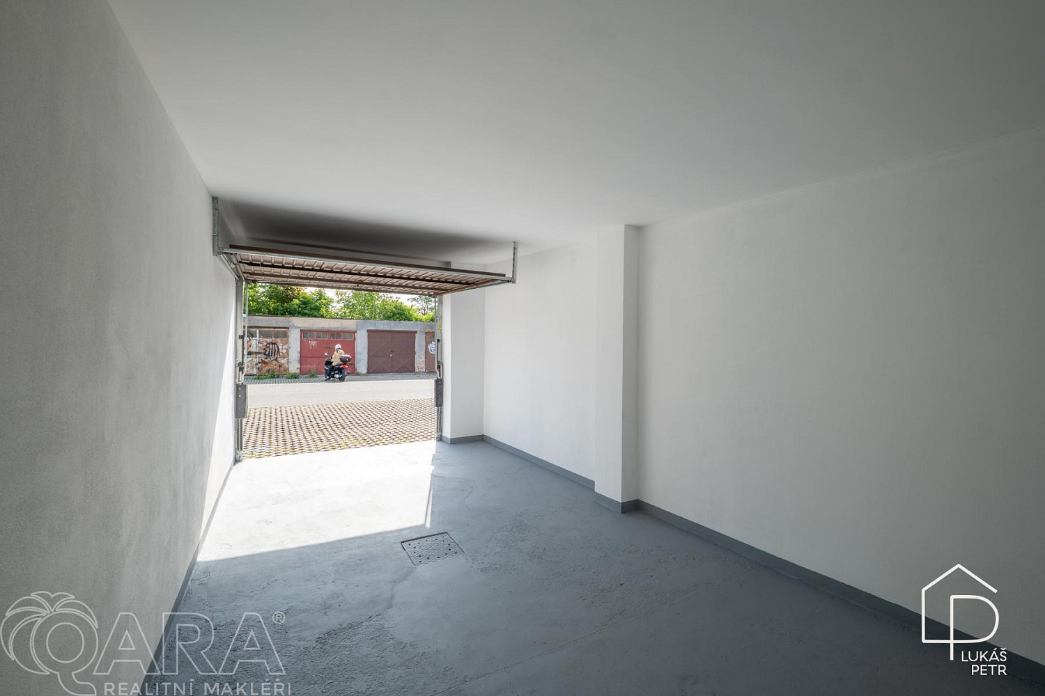 Garáž 22 m2 po kompletní rekonstrukci, Praha - Čakovice – fotografie 4