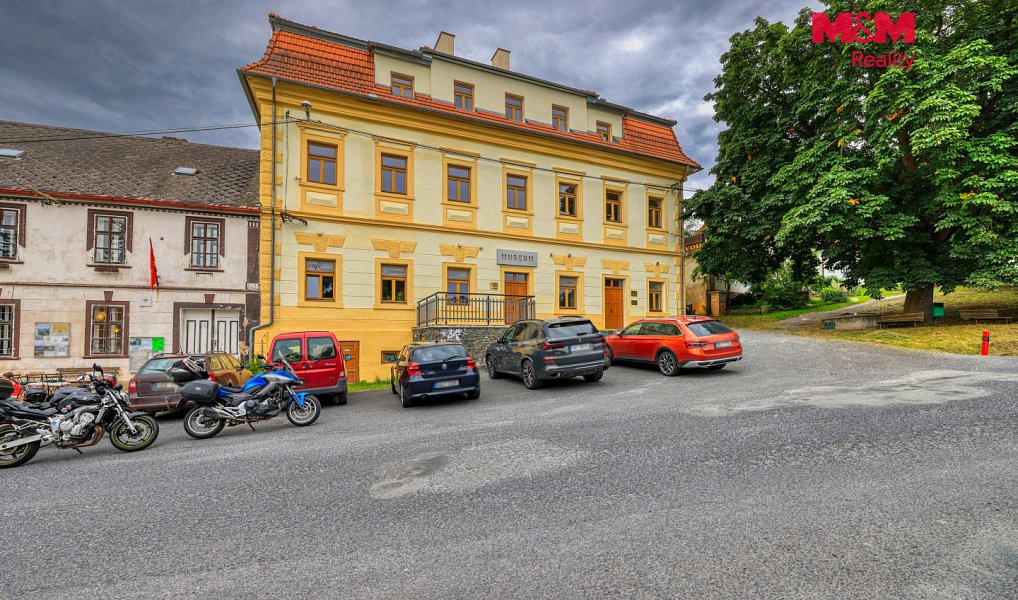 Prodej domu 1 250 m² s pozemkem 2 106 m², Manětín – náhled fotky 2