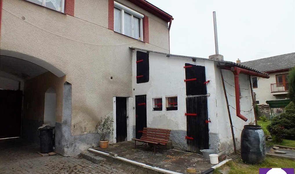 Prodej domu 422 m² s pozemkem 2 370 m², Zalužany – náhled fotky 8