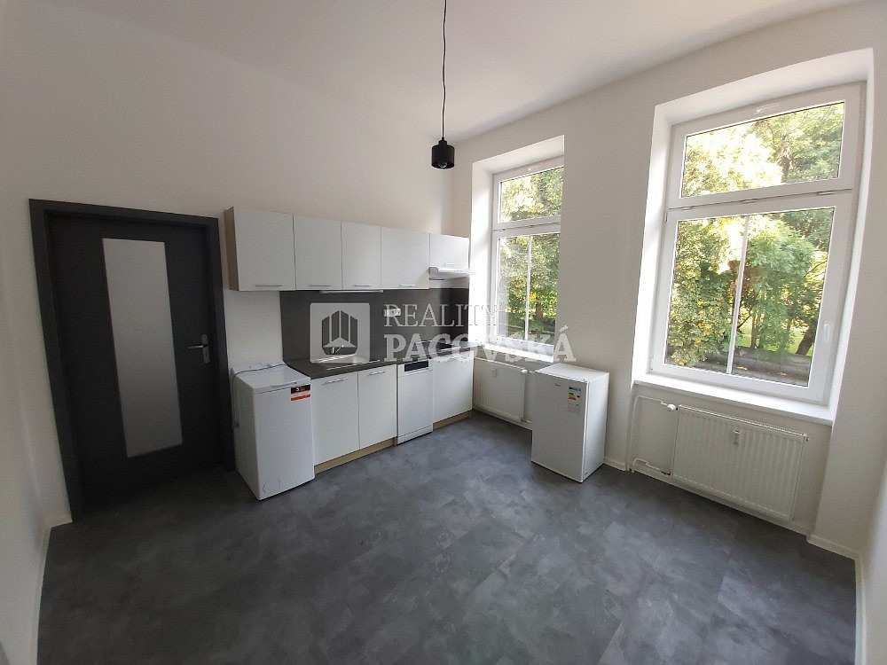 Pronájem bytu 2+kk 40 m² – pohled 3