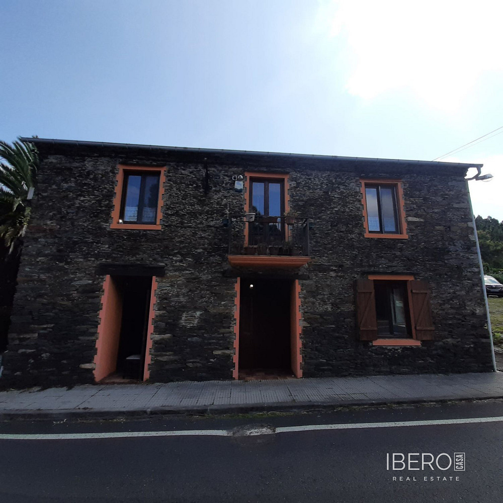 Prodej domu 3 857 m² s pozemkem 3 594 m²