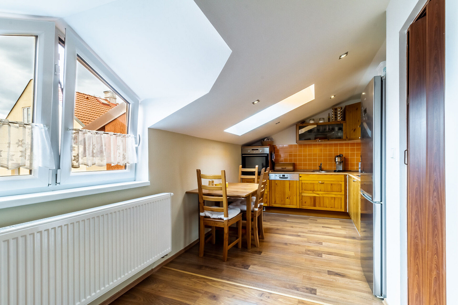 Prodej domu 225 m² s pozemkem 376 m² – fotografie 3