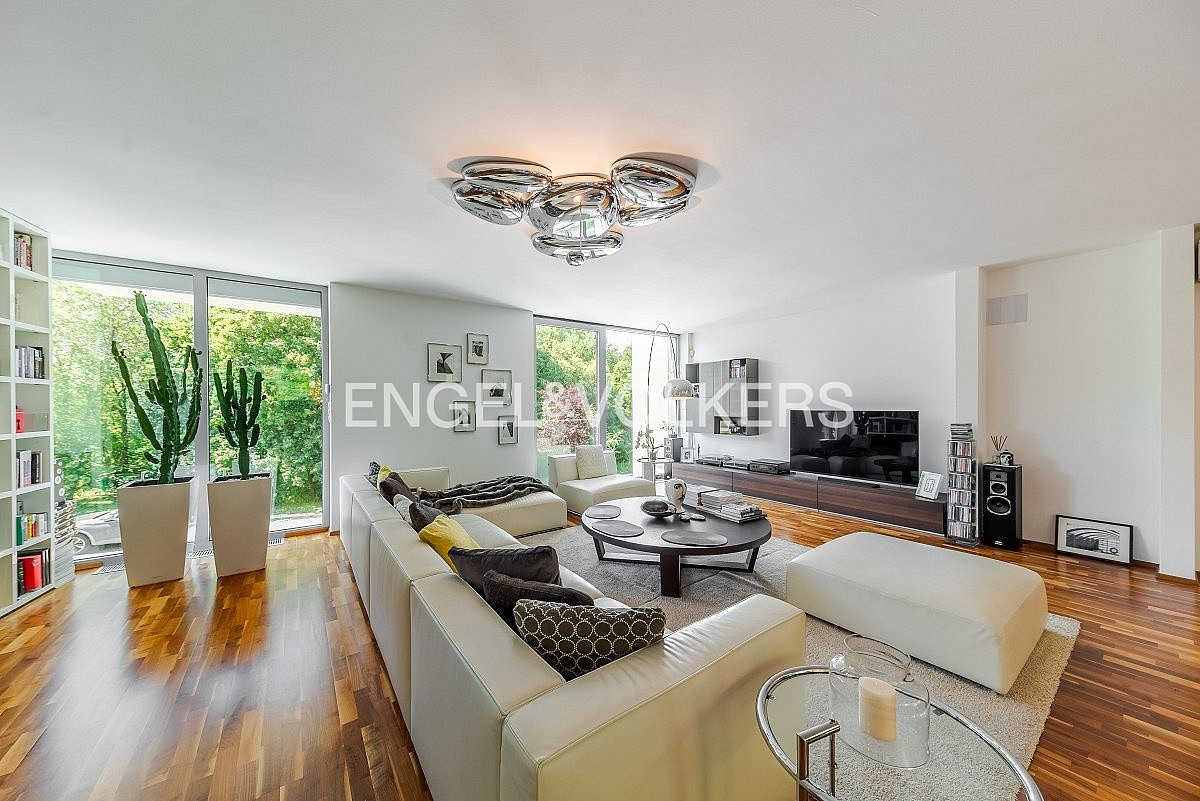 Prodej domu 300 m² s pozemkem 388 m² – fotografie 3