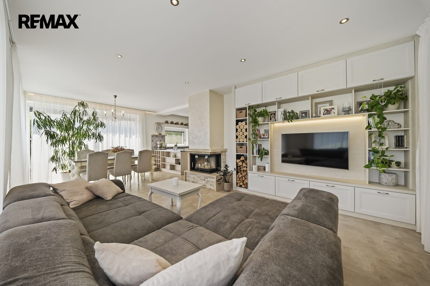 Prodej domu 176 m² s pozemkem 1 000 m² – fotografie 2
