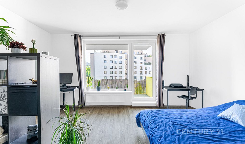 Prodej bytu 1+kk 38 m², Praha – náhled fotky 2