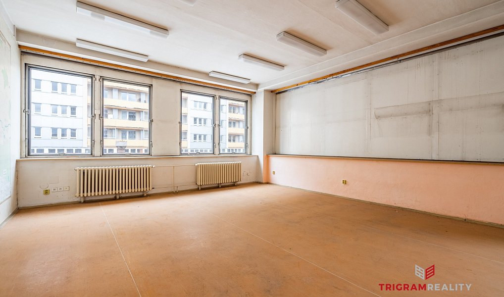 Pronájem obchodních prostor 402 m², Hradec Králové – náhled fotky 3