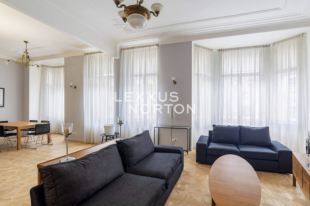 Pronájem bytu 4+kk 146 m²