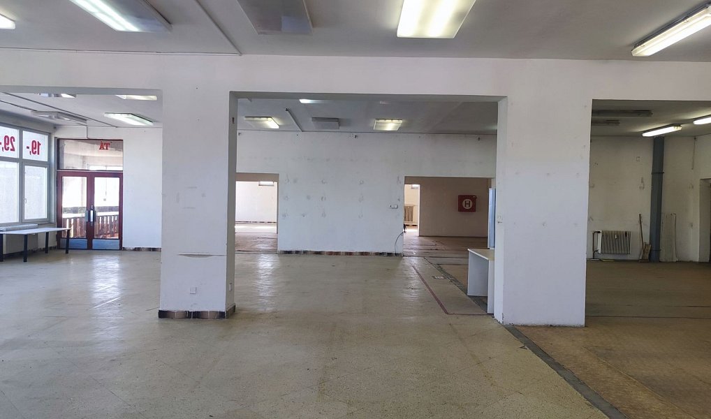 Pronájem obchodních prostor 556 m², Slatiňany – náhled fotky 3