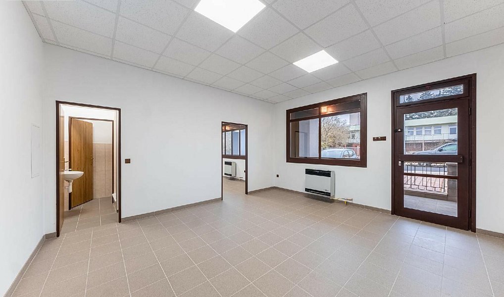 Prodej obchodních prostor 69 m², Přelouč – náhled fotky 15