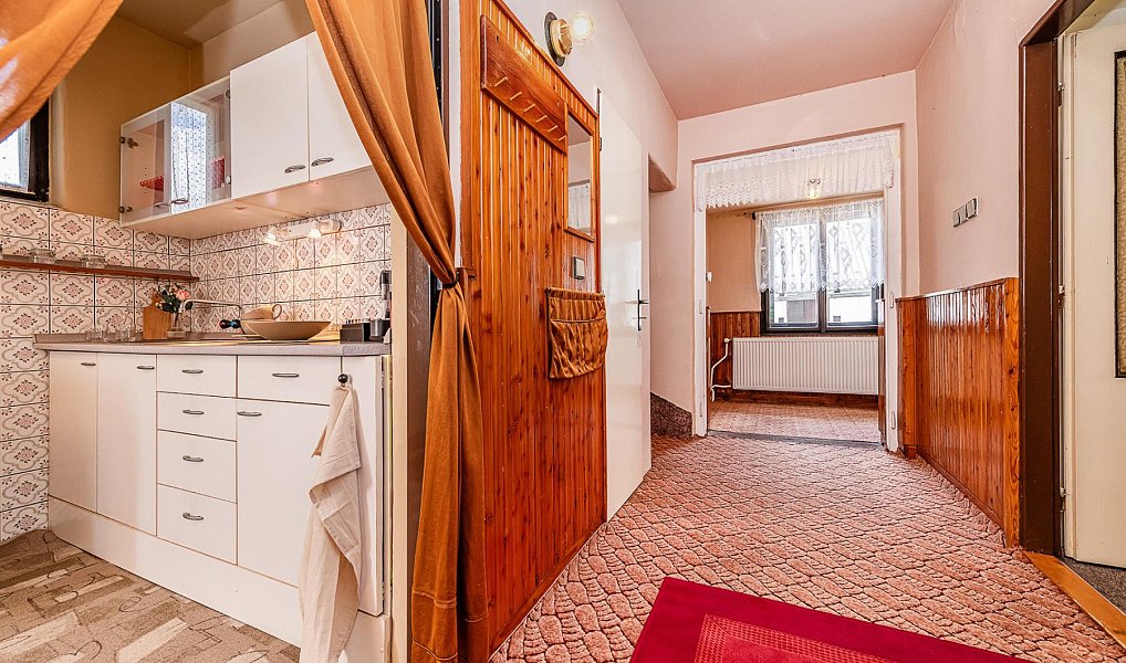 Prodej domu 130 m² s pozemkem 1 038 m², Svojkovice – náhled fotky 9