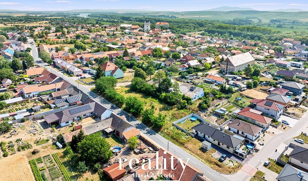 Prodej stavebního pozemku 2 002 m², Drnholec – náhled fotky 6