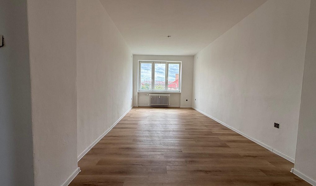 Pronájem bytu 2+1 52 m², Jirkov – náhled fotky 2