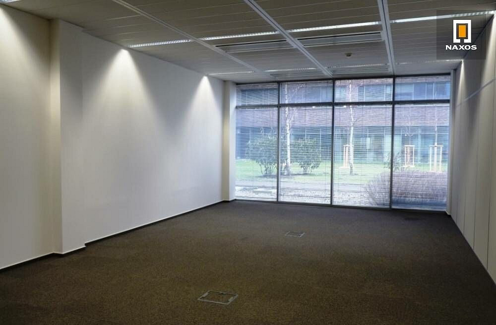 Pronájem kanceláře 110 m² – pohled 3