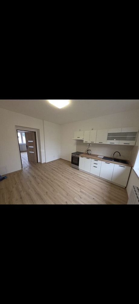Pronájem bytu 1+1 35 m² – fotografie 2
