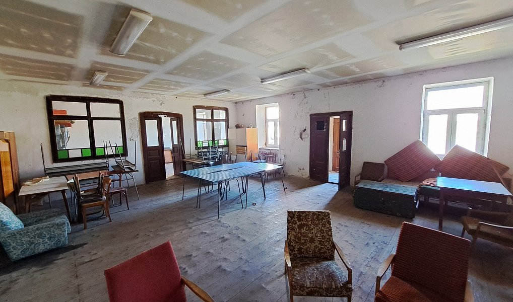 Prodej domu 935 m² s pozemkem 1 413 m², Budeč – náhled fotky 9