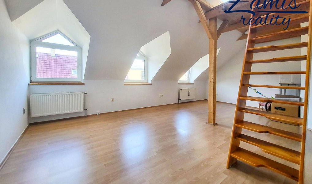 Prodej domu 400 m² s pozemkem 201 m², Kladno – náhled fotky 2