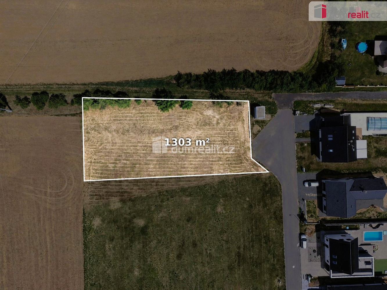 Prodej stavebního pozemku 1 303 m² – fotografie 2