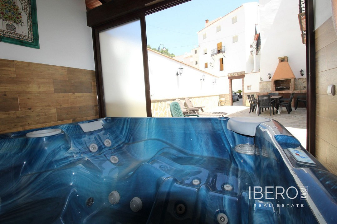 Prodej domu 300 m² s pozemkem 300 m² — photo 3