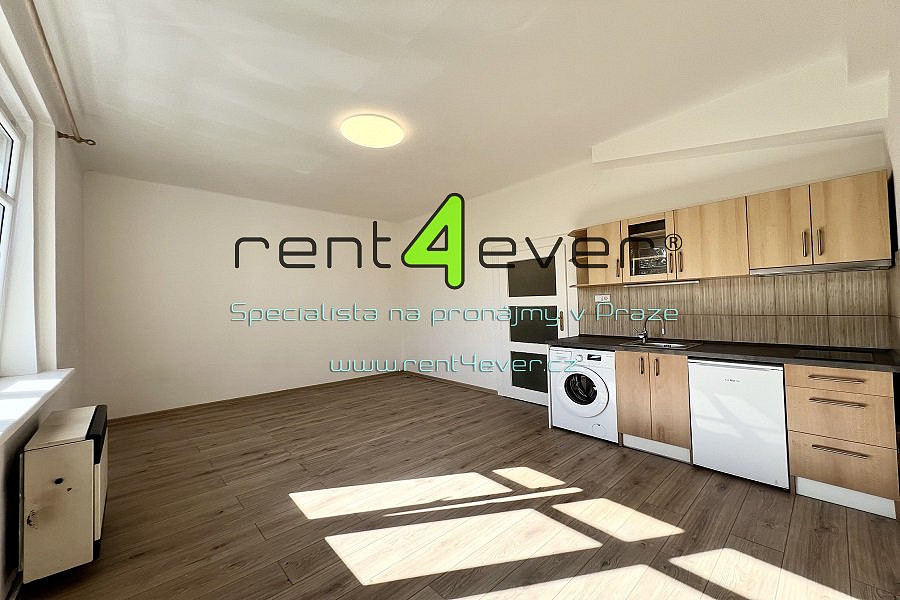 Pronájem bytu 1+kk 26 m² – fotografie 2
