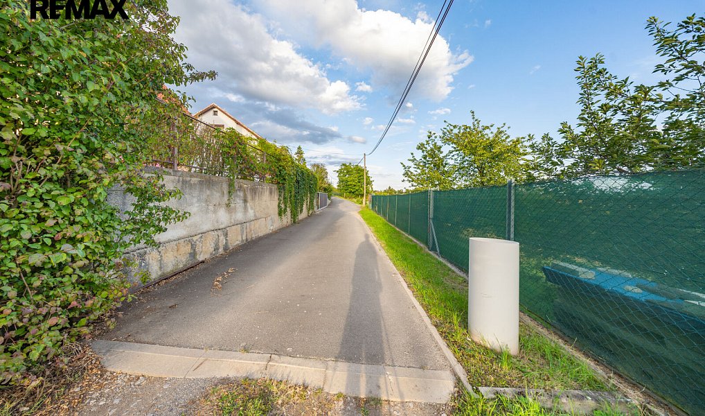 Prodej stavebního pozemku 650 m², Vonoklasy – náhled fotky 10