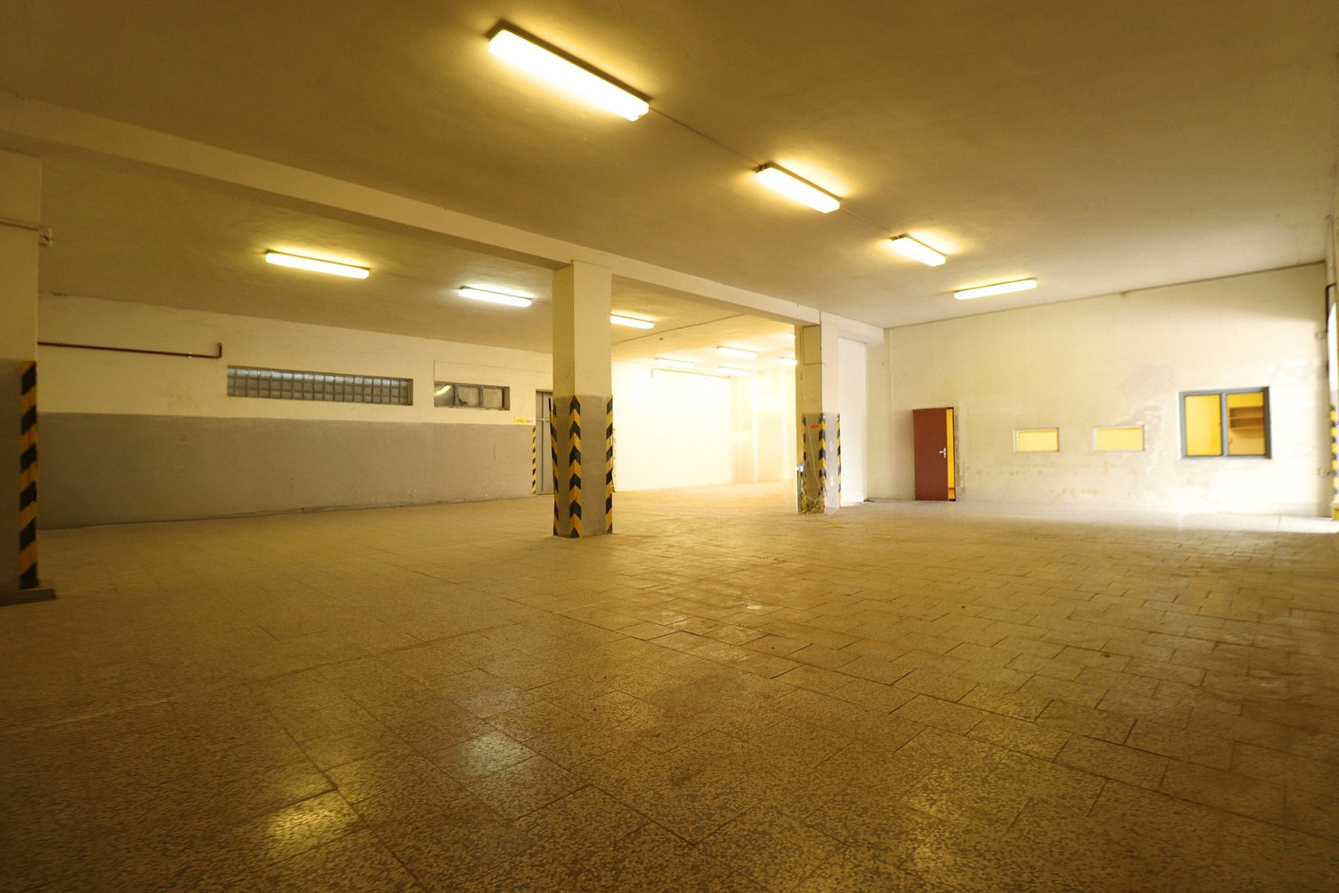 Pronájem skladovacích prostor 260 m²