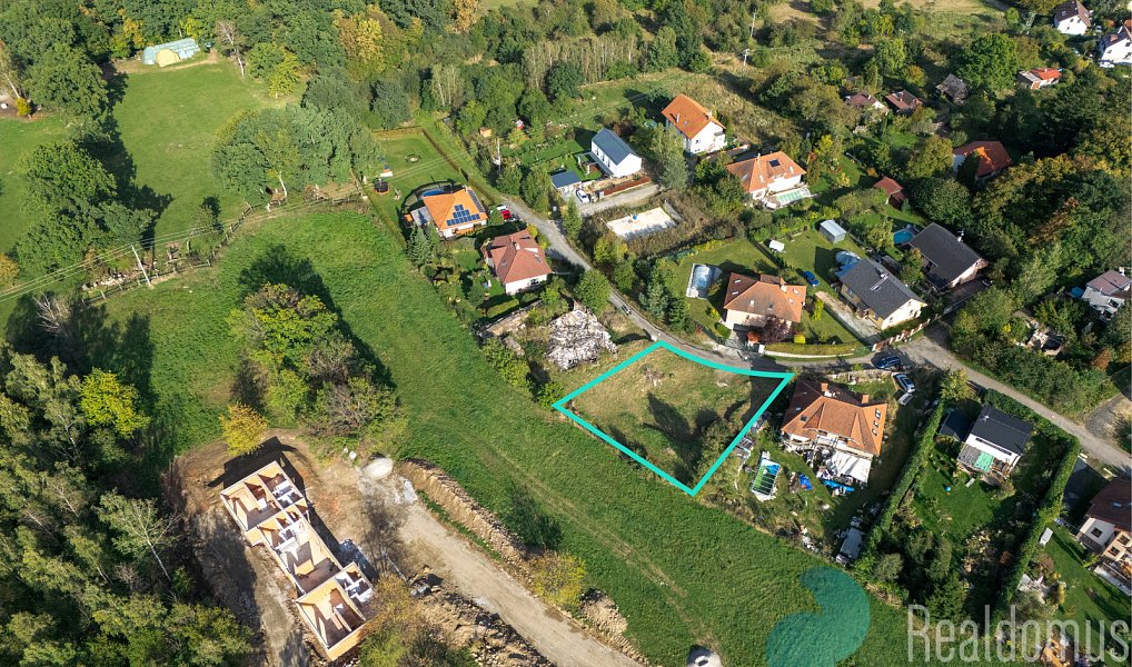 Prodej stavebního pozemku 823 m², Kamenice – náhled fotky 6