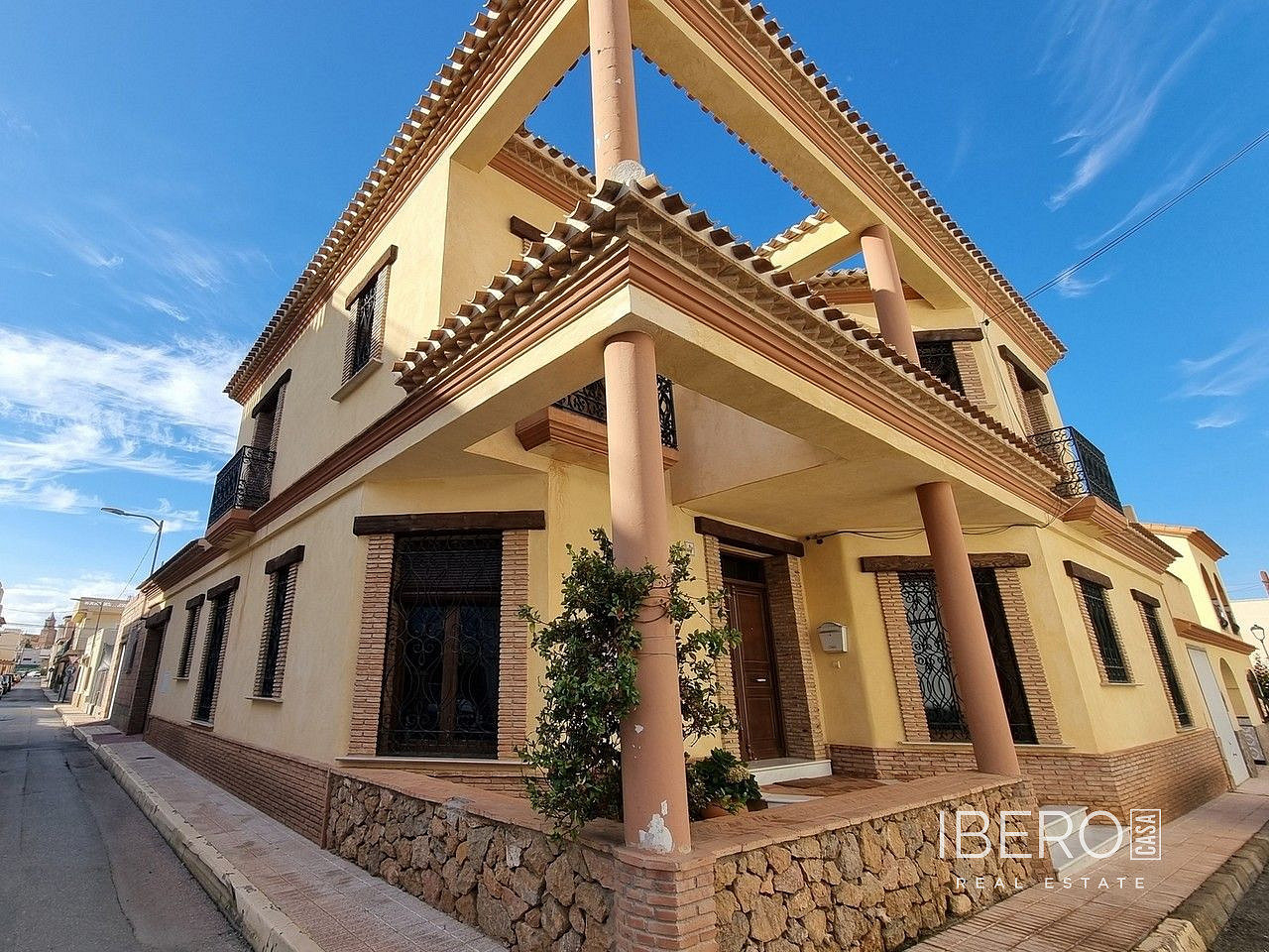 Prodej domu 318 m² s pozemkem 282 m²
