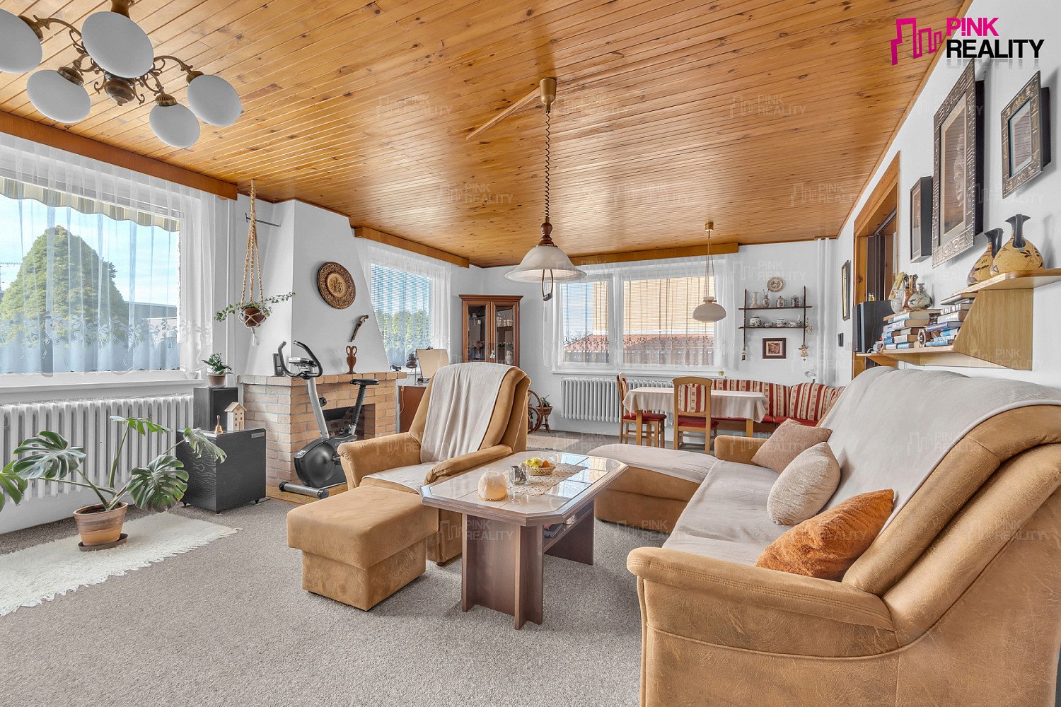 Prodej domu 200 m² s pozemkem 707 m² – pohled 2