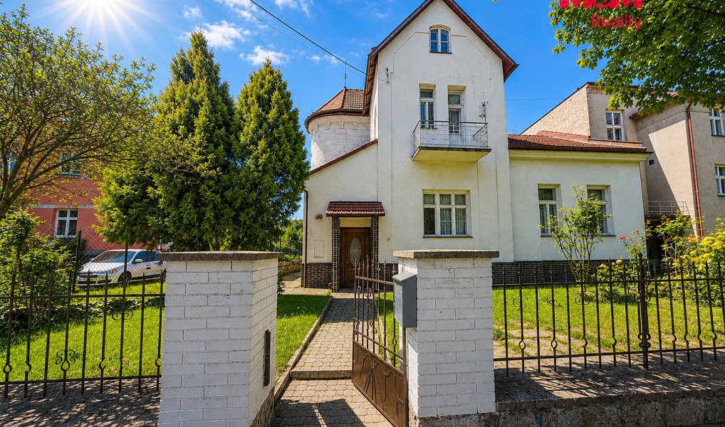 Prodej domu 205 m² s pozemkem 788 m², Hranice – náhled fotky 2
