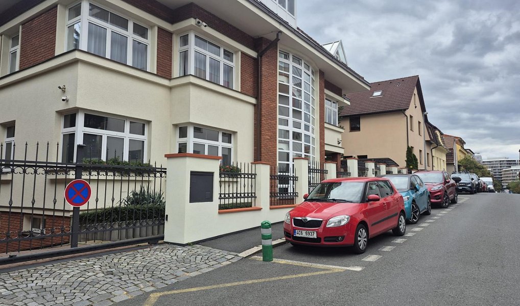 Pronájem bytu 4+kk 113 m², Praha – fotka 1 z 49