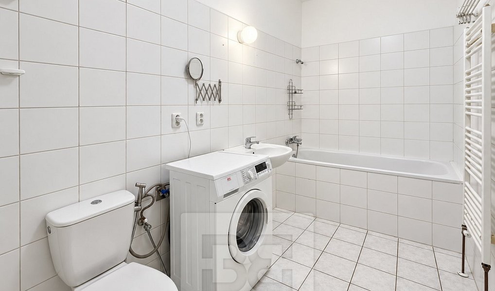 Pronájem bytu 1+kk 43 m², Praha – náhled fotky 8