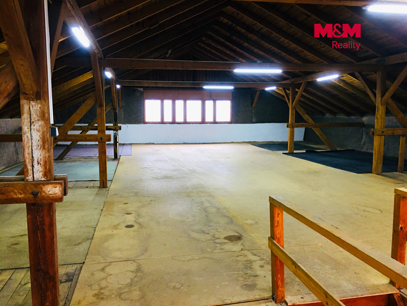 Pronájem skladovacích prostor 200 m² – fotografie 4